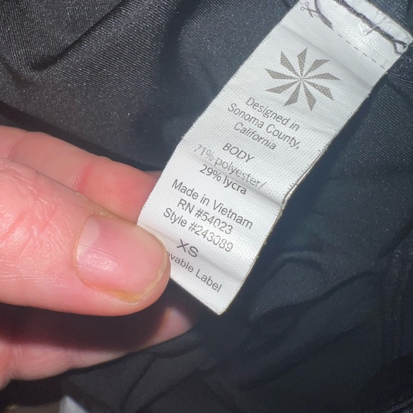 Athleta Reversible Woodlands Chaturanga Cropped Leggings - Picture 4 of 7